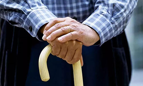 父親再婚等他老了還用贍養他嗎